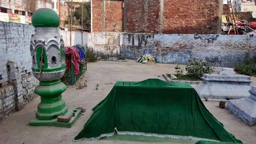 Jaunpur - tombs of Sharqi administrators