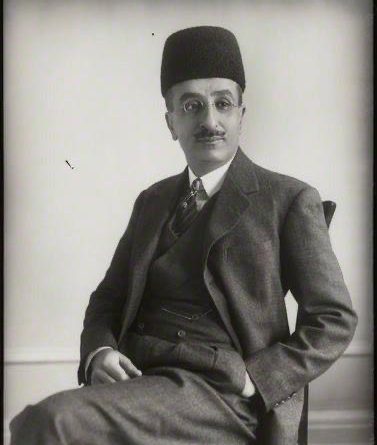 A Shia Mirza Ismail constructed a Sunni mosque